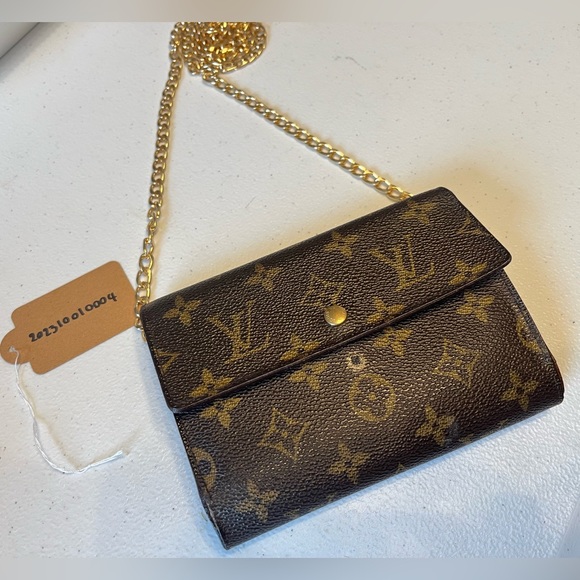 Louis Vuitton Handbags - Louis Vuitton Trifold wallet in Monogram
